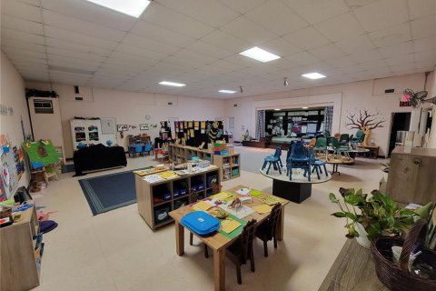 Commercial property in Gulfport, Florida 345.41 sq.m. № 1431056 - photo 6