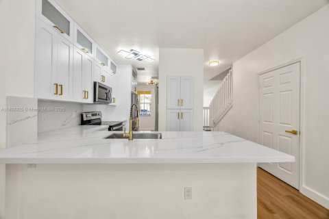 Купить таунхаус в Хомстед, Флорида 3 спальни, 123.1м2, № 1936337 - фото 1