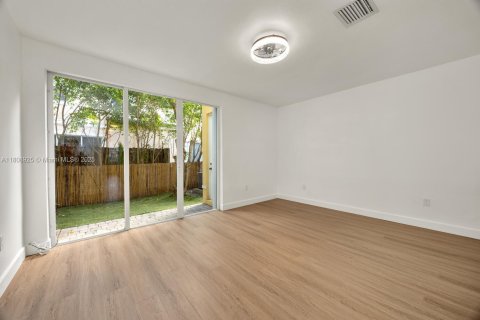 Купить таунхаус в Хомстед, Флорида 3 спальни, 123.1м2, № 1936337 - фото 9