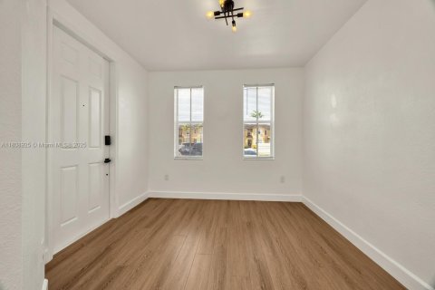 Купить таунхаус в Хомстед, Флорида 3 спальни, 123.1м2, № 1936337 - фото 18