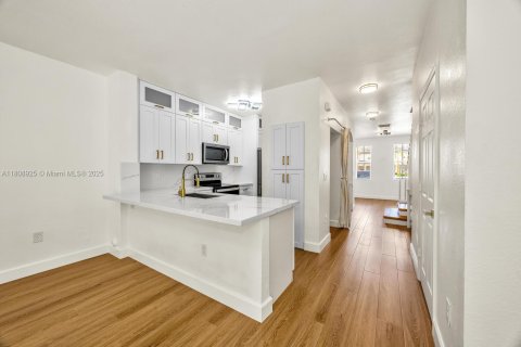 Купить таунхаус в Хомстед, Флорида 3 спальни, 123.1м2, № 1936337 - фото 2