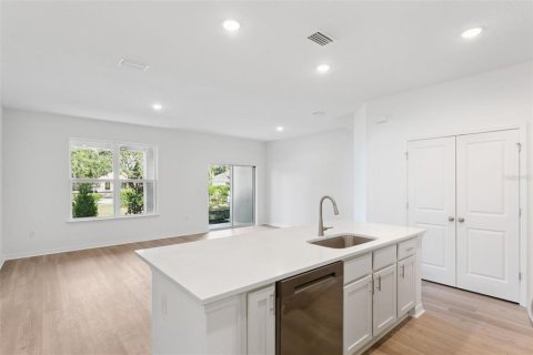 Townhouse in Eustis, Florida 3 bedrooms, 152.82 sq.m. № 2101857 - photo 21