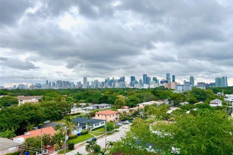 Condominio en alquiler en Miami, Florida, 1 dormitorio, 66.33 m2 № 2013513 - foto 25