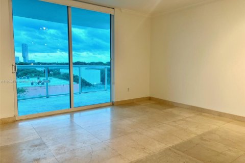 Condominio en alquiler en Miami, Florida, 1 dormitorio, 66.33 m2 № 2013513 - foto 24