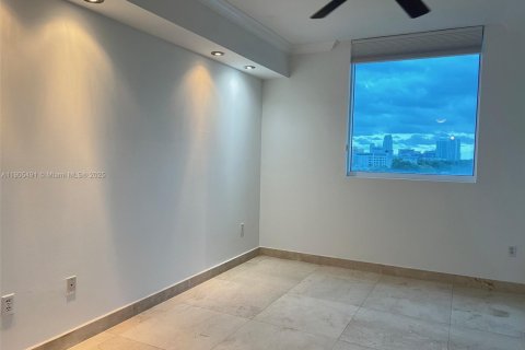 Condominio en alquiler en Miami, Florida, 1 dormitorio, 66.33 m2 № 2013513 - foto 22