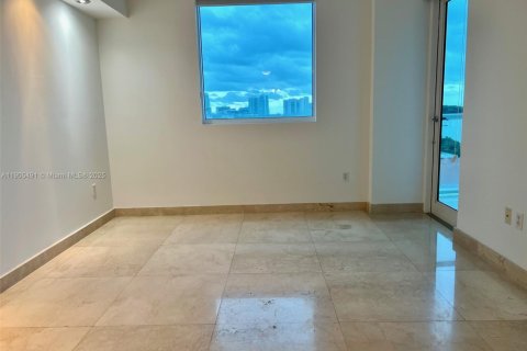 Condominio en alquiler en Miami, Florida, 1 dormitorio, 66.33 m2 № 2013513 - foto 18