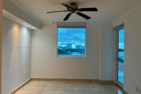 Condominio en alquiler en Miami, Florida, 1 dormitorio, 66.33 m2 № 2013513 - foto 17