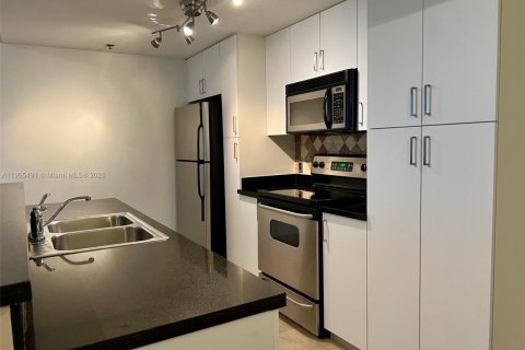 Condominio en alquiler en Miami, Florida, 1 dormitorio, 66.33 m2 № 2013513 - foto 7