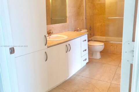 Condominio en alquiler en Miami, Florida, 1 dormitorio, 66.33 m2 № 2013513 - foto 13