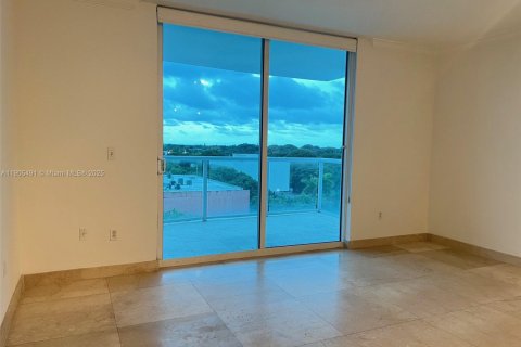Condominio en alquiler en Miami, Florida, 1 dormitorio, 66.33 m2 № 2013513 - foto 23