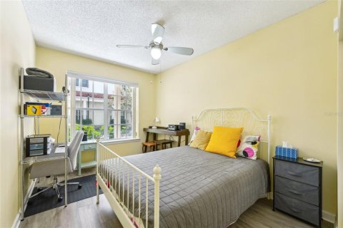 Condo in Saint Petersburg, Florida, 2 bedrooms  № 1614592 - photo 17