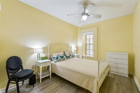 Condo in Saint Petersburg, Florida, 2 bedrooms  № 1614592 - photo 15