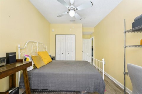 Condo in Saint Petersburg, Florida, 2 bedrooms  № 1614592 - photo 18