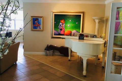 Condo in Miami Beach, Florida, 3 bedrooms  № 1977450 - photo 7