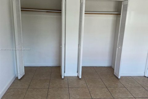 Copropriété à louer à North Miami, Floride: 2 chambres, 106.47 m2 № 1924986 - photo 15