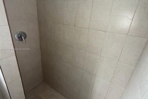 Copropriété à louer à North Miami, Floride: 2 chambres, 106.47 m2 № 1924986 - photo 9