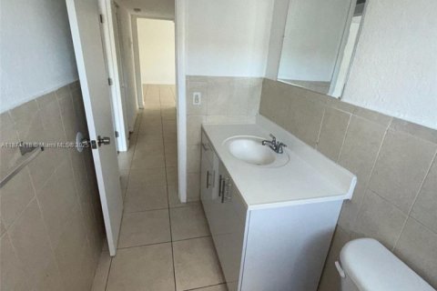 Copropriété à louer à North Miami, Floride: 2 chambres, 106.47 m2 № 1924986 - photo 19