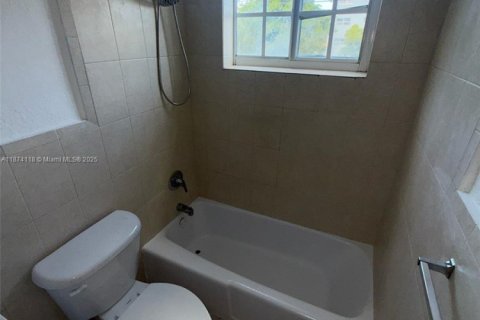 Copropriété à louer à North Miami, Floride: 2 chambres, 106.47 m2 № 1924986 - photo 20