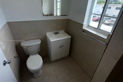 Copropriété à louer à North Miami, Floride: 2 chambres, 106.47 m2 № 1924986 - photo 14
