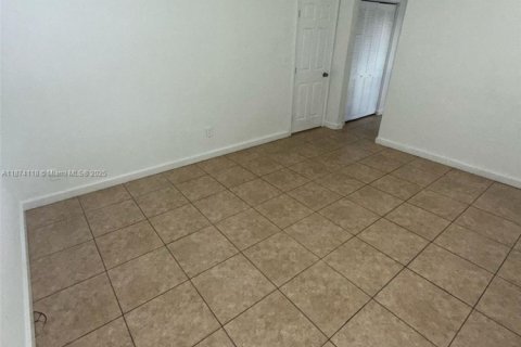 Copropriété à louer à North Miami, Floride: 2 chambres, 106.47 m2 № 1924986 - photo 13