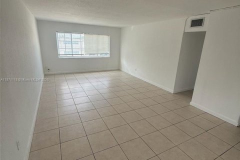 Copropriété à louer à North Miami, Floride: 2 chambres, 106.47 m2 № 1924986 - photo 26