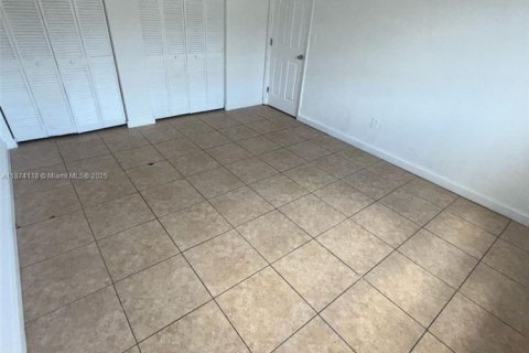 Copropriété à louer à North Miami, Floride: 2 chambres, 106.47 m2 № 1924986 - photo 17