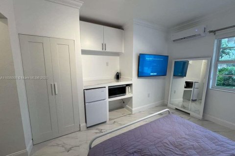 Appartement à louer à Miami Beach, Floride: 46.45 m2 № 1880400 - photo 2