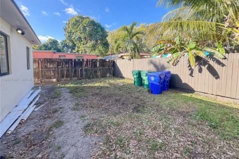 Propiedad comercial en venta en Miami, Florida, 120.4 m2 № 2071488 - foto 26