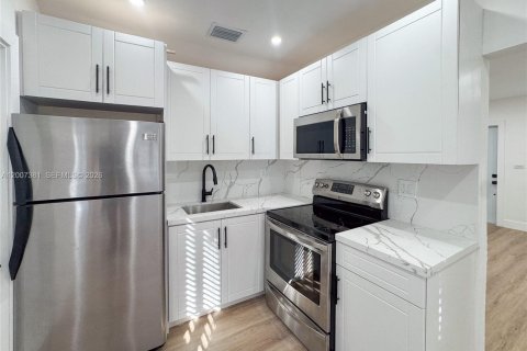 Propiedad comercial en venta en Miami, Florida, 120.4 m2 № 2071488 - foto 19