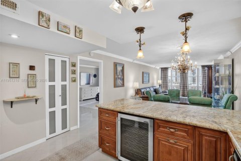 Condo in Hallandale Beach, Florida, 1 bedroom  № 2244201 - photo 23