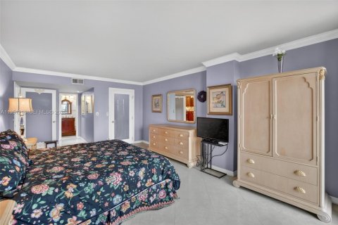 Condo in Hallandale Beach, Florida, 1 bedroom  № 2244201 - photo 29