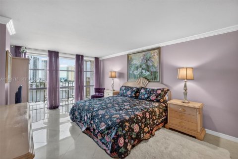 Condo in Hallandale Beach, Florida, 1 bedroom  № 2244201 - photo 28
