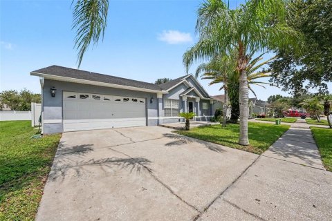 Villa ou maison à vendre à Wesley Chapel, Floride: 4 chambres, 198.44 m2 № 2230589 - photo 6