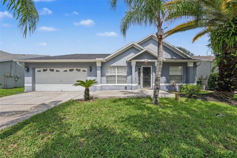 Villa ou maison à vendre à Wesley Chapel, Floride: 4 chambres, 198.44 m2 № 2230589 - photo 2