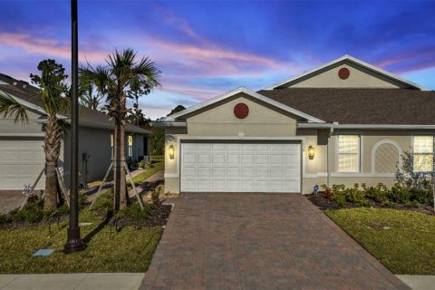 House in Port Charlotte, Florida 2 bedrooms, 140.84 sq.m. № 1876742 - photo 1