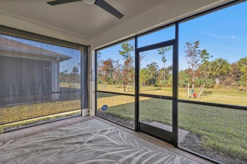 House in Port Charlotte, Florida 2 bedrooms, 140.84 sq.m. № 1876742 - photo 2