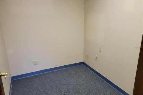Propiedad comercial en alquiler en Orlando, Florida, 1172.71 m2 № 1590153 - foto 8