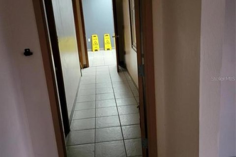 Propiedad comercial en alquiler en Orlando, Florida, 1172.71 m2 № 1590153 - foto 9