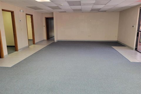 Propiedad comercial en alquiler en Orlando, Florida, 1172.71 m2 № 1590153 - foto 4