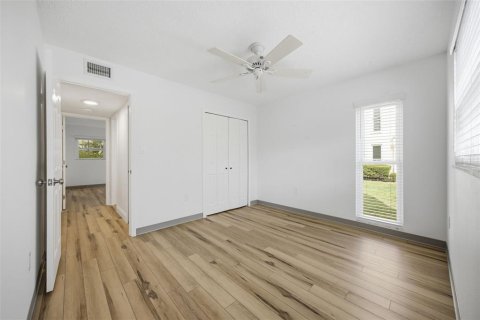 Copropriété à vendre à New Port Richey, Floride: 2 chambres, 89 m2 № 2198332 - photo 16