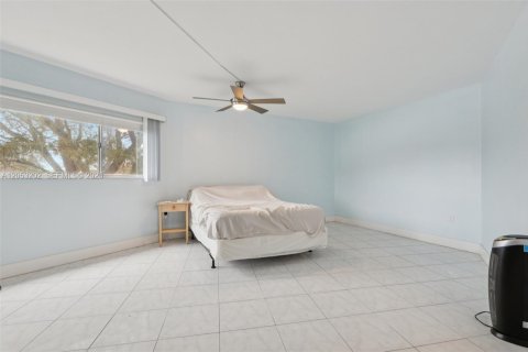 Condo in Pembroke Pines, Florida, 1 bedroom  № 2186206 - photo 18