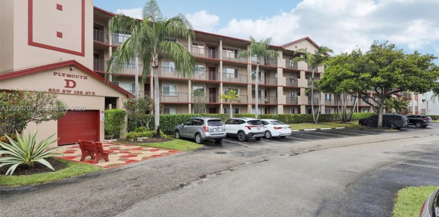 Condo in Pembroke Pines, Florida, 1 bedroom  № 2186206