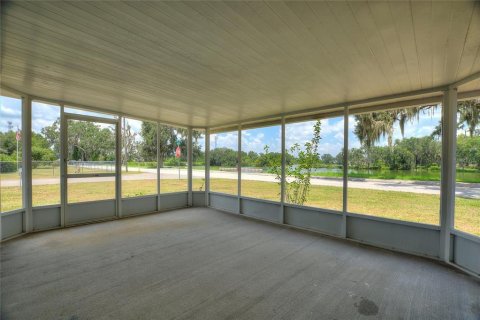 House in Fort Meade, Florida 3 bedrooms, 171.5 sq.m. № 1853124 - photo 5
