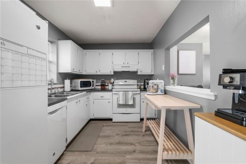 Copropriété à vendre à Clearwater, Floride: 2 chambres, 97.45 m2 № 2142066 - photo 6