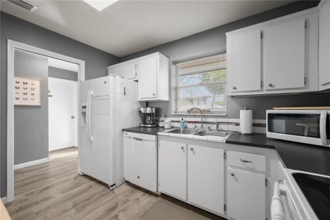 Copropriété à vendre à Clearwater, Floride: 2 chambres, 97.45 m2 № 2142066 - photo 7