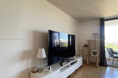 Condo in Hallandale Beach, Florida, 1 bedroom  № 2035215 - photo 4