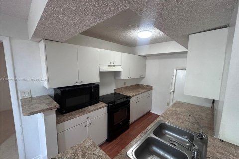 Appartement à louer à Miami, Floride: 2 chambres, 90.95 m2 № 1739551 - photo 13