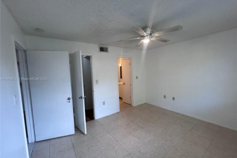 Appartement à louer à Miami, Floride: 2 chambres, 90.95 m2 № 1739551 - photo 3