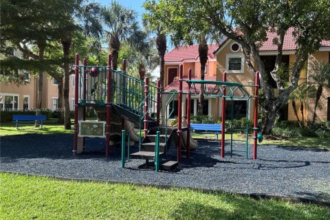 Appartement à louer à Miami, Floride: 2 chambres, 90.95 m2 № 1739551 - photo 16