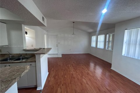 Appartement à louer à Miami, Floride: 2 chambres, 90.95 m2 № 1739551 - photo 11